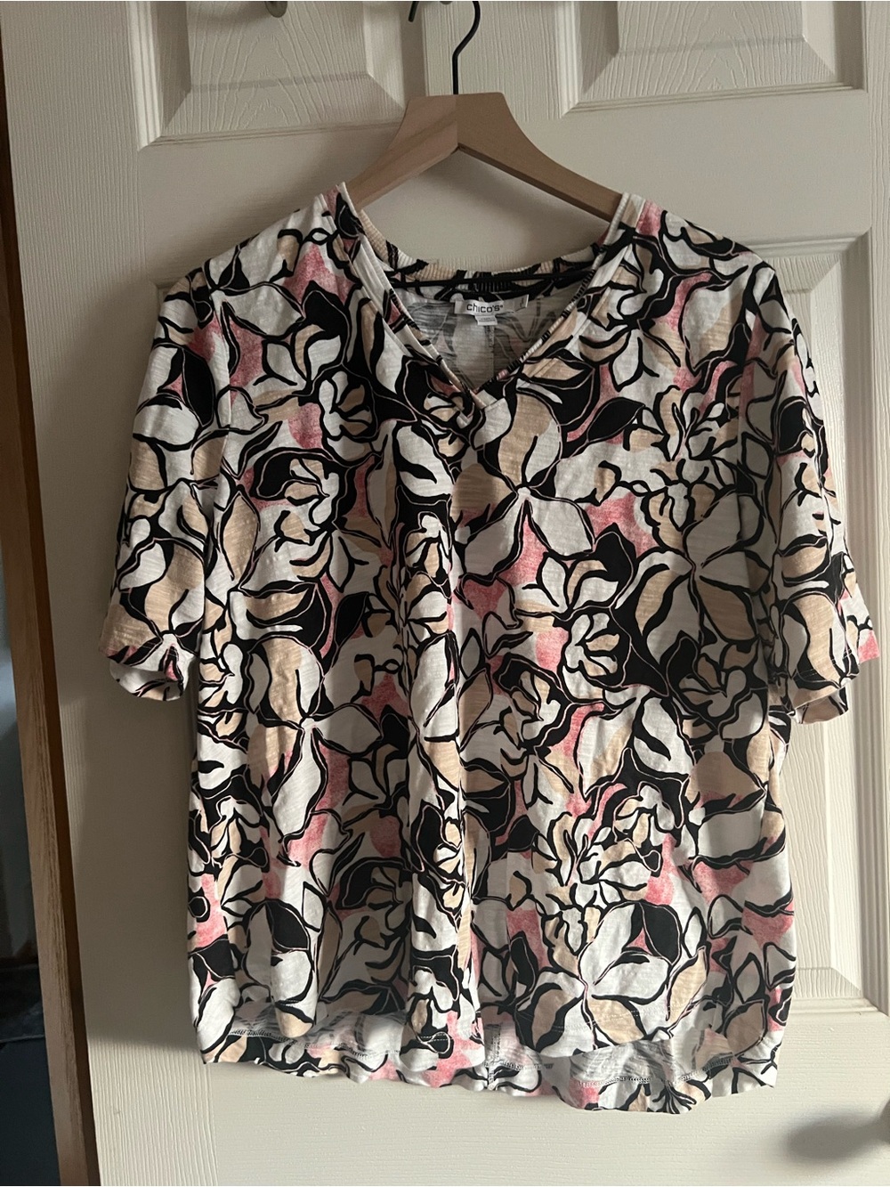 Chico's Short-Sleeve Floral V-Neck Top in Ivory, Pink & Black